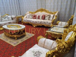 Laura's Royal Salon