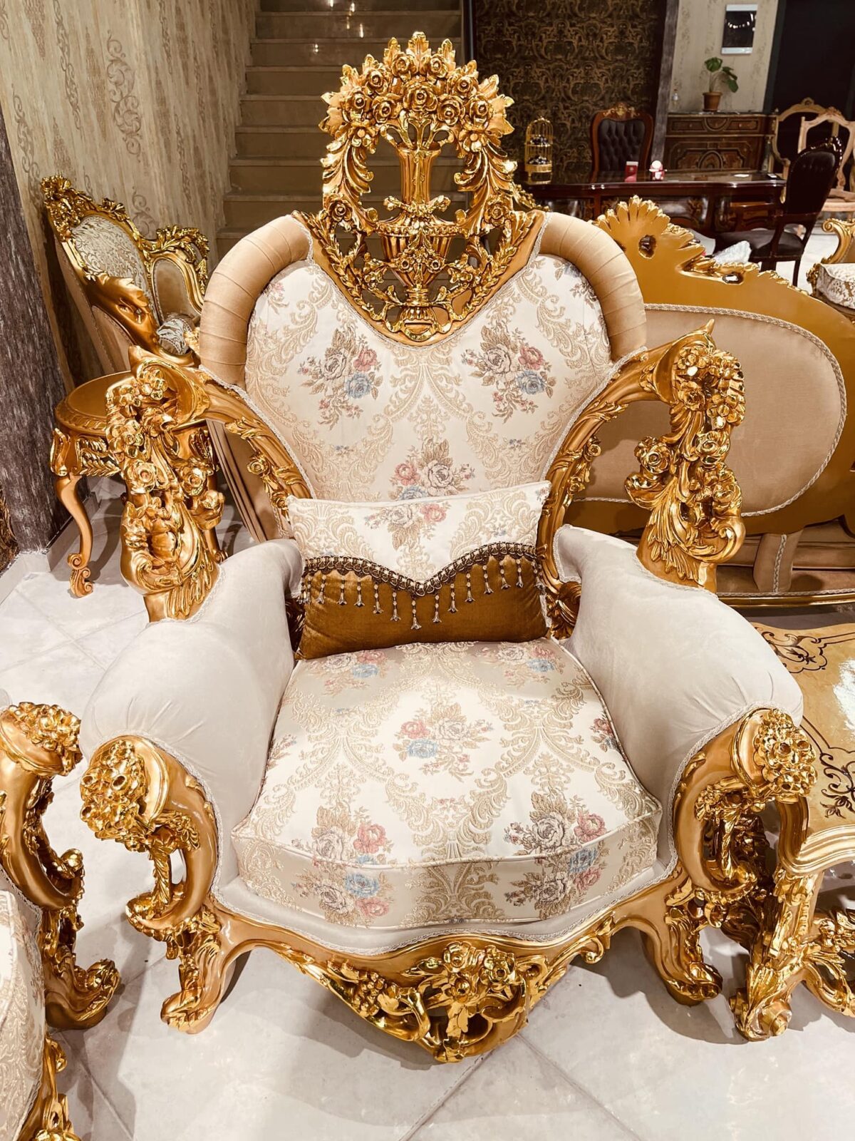 Crownwood Classic Salon