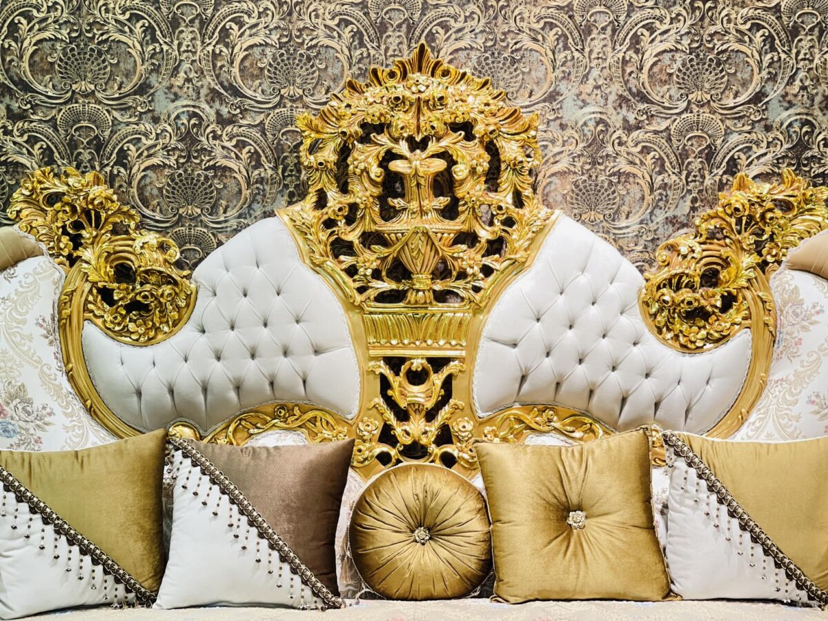 Crownwood Classic Salon